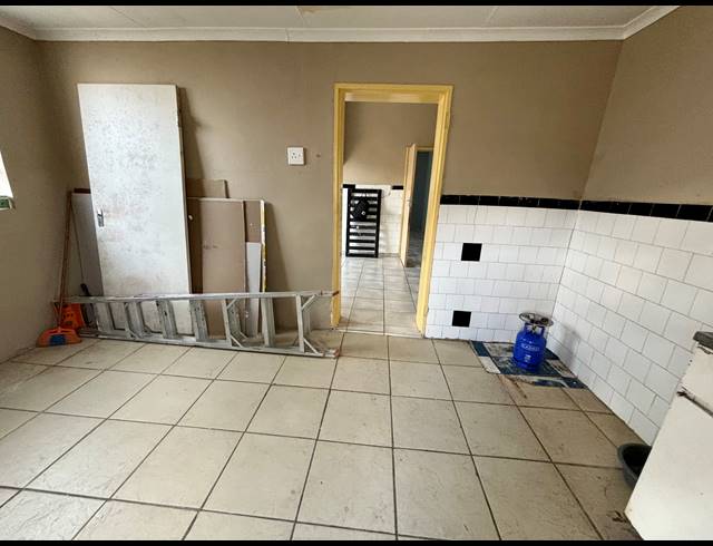 3 BEDROOM HOUSE FOR SALE IN FOREST HILL